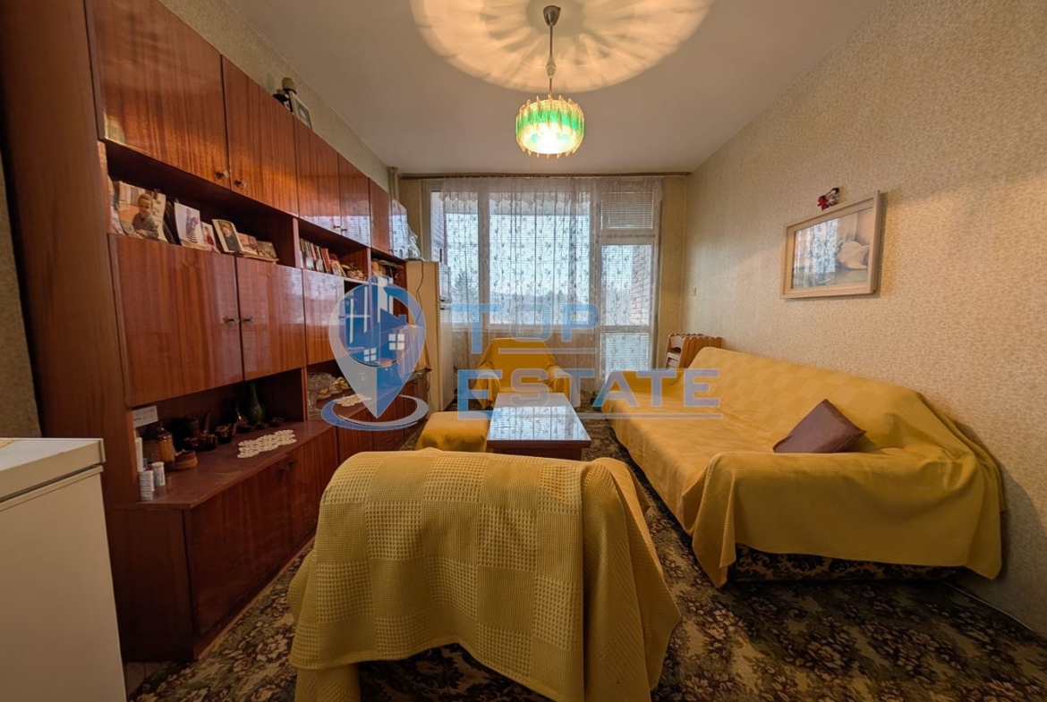 Тристаен тухлен апартамент в центъра на град Стражица - 0