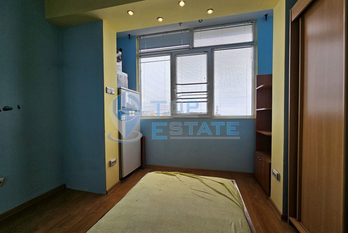 Обзаведен апартамент с две спални в квартал Пролет, град Горна Оряховица - 0