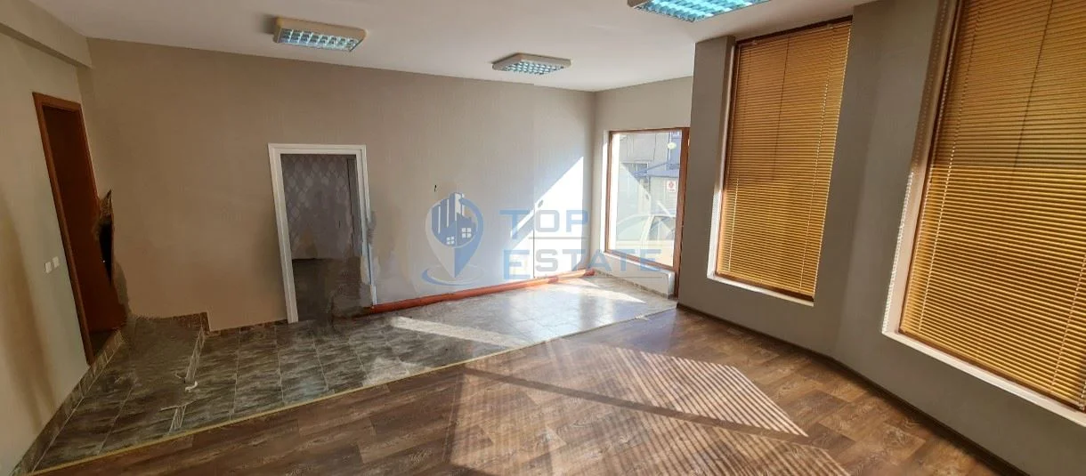 Търговско помещение в град Горна Оряховица, обаст Велико Търново-0 Търговско помещение в град Горна Оряховица, обаст Велико Търново - 0