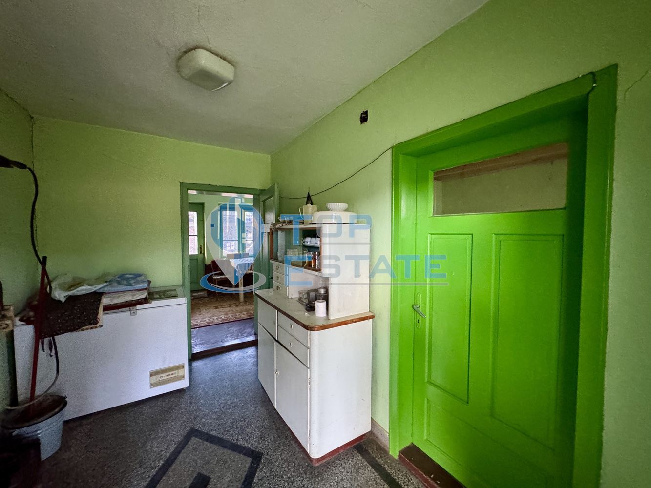 Къща с кладенец, гараж и стопански постройки в село Долна Липница, област Велико Търново-0 Къща с кладенец, гараж и стопански постройки в село Долна Липница, област Велико Търново - 0