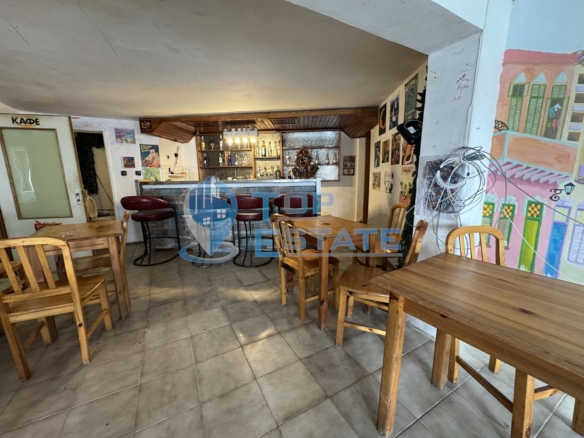 Търговско помещение под наем в центъра на град Велико Търново - 0