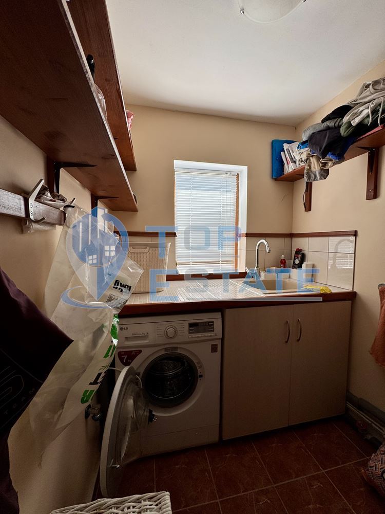 Двуетажна къща с гараж, допълнителни постройки и прекрасна панорама в Еленския Балкан - 0