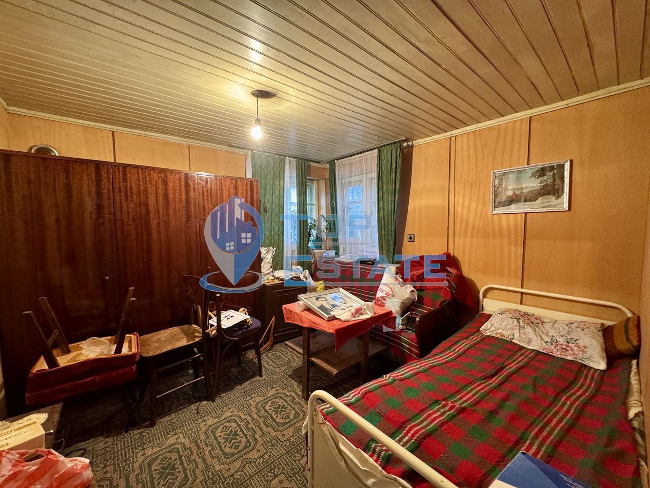 Двуетажна тухлена къща с голям двор в село Нова Върбовка, област Велико Търново - 0