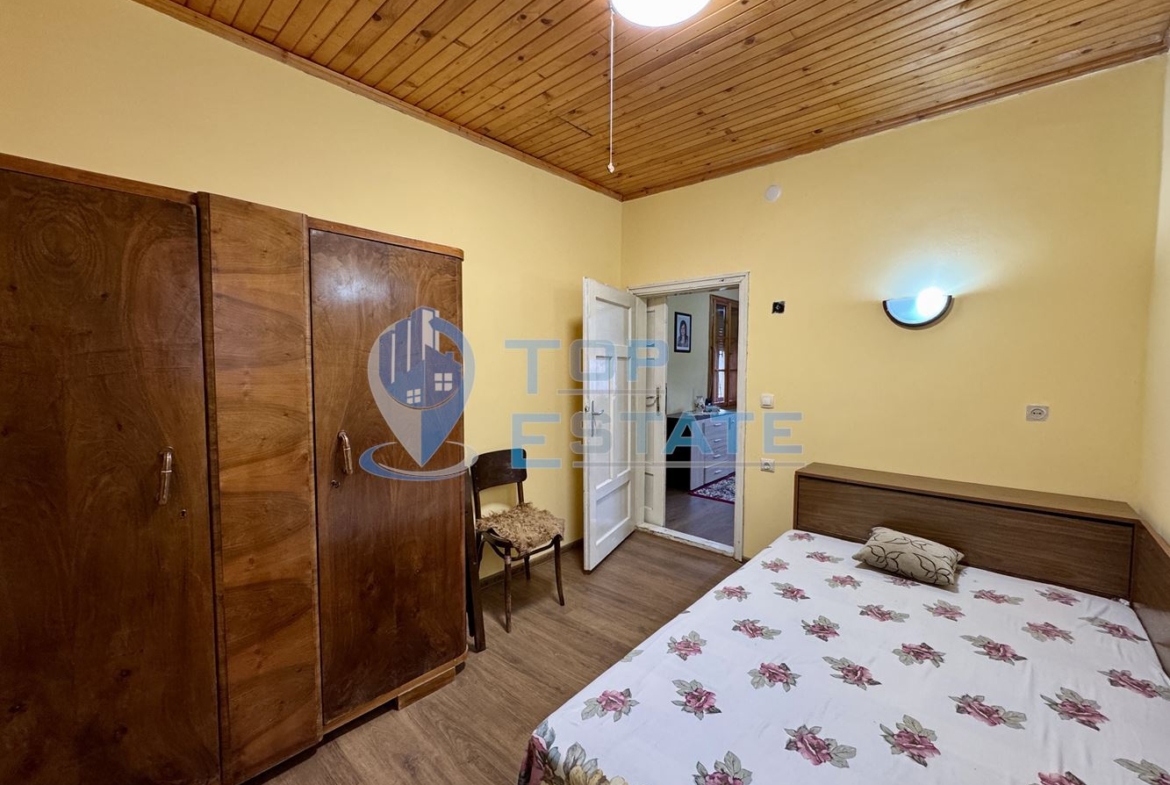 Двуетажна къща с кладенец в село Добри дял, област Велико Търново - 0