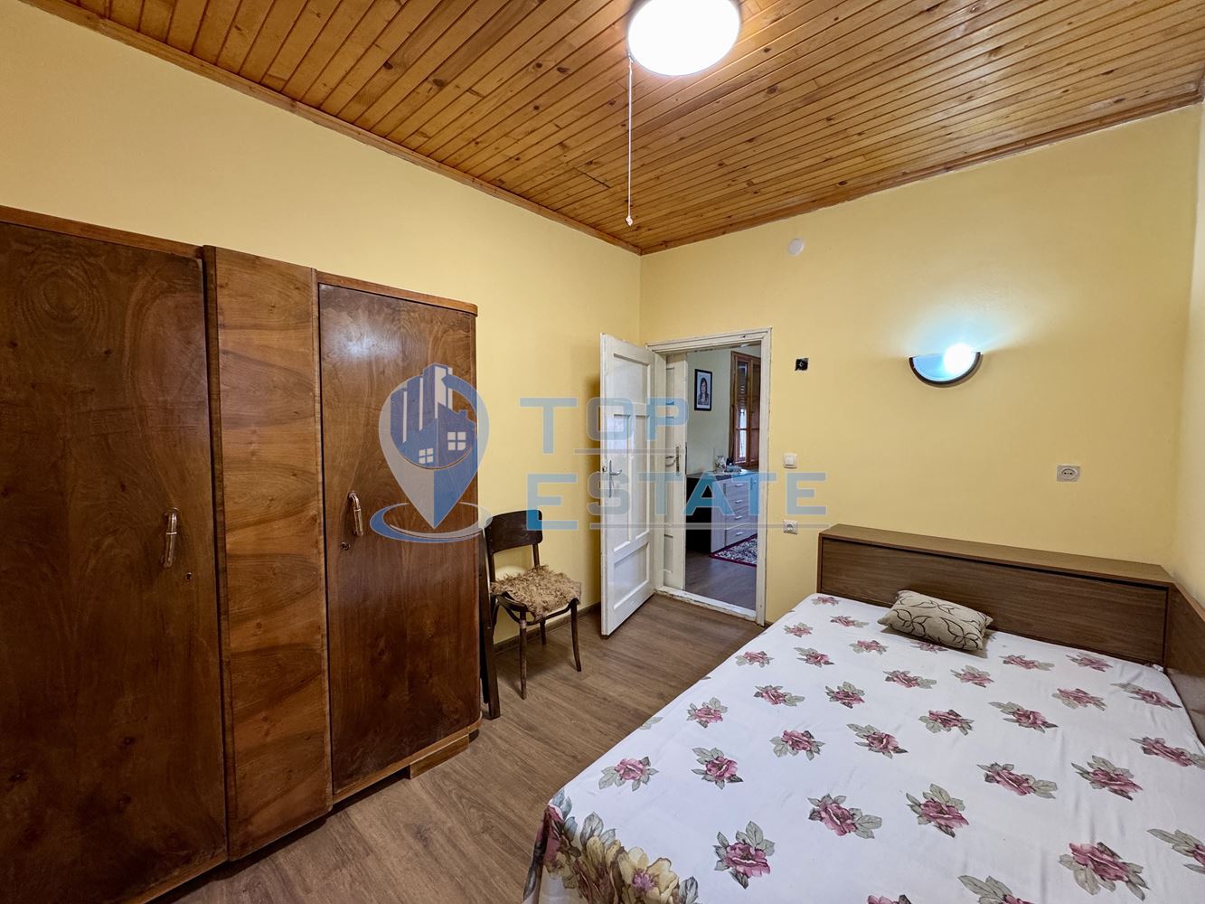 Двуетажна къща с кладенец в село Добри дял, област Велико Търново - 0