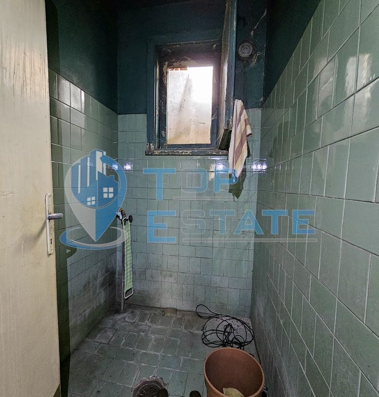 Здрава тухлена къща с гараж в село Пиперково, област Русе - 0