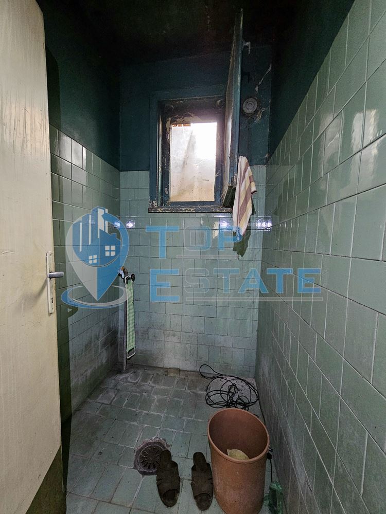 Здрава тухлена къща с гараж в село Пиперково, област Русе-0 Здрава тухлена къща с гараж в село Пиперково, област Русе - 0