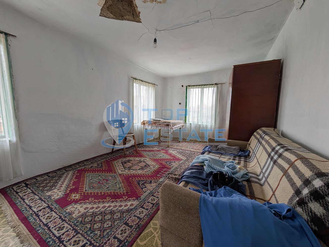 Едноетажна къща с вътрешна баня и кладенец в село Джулюница - 0