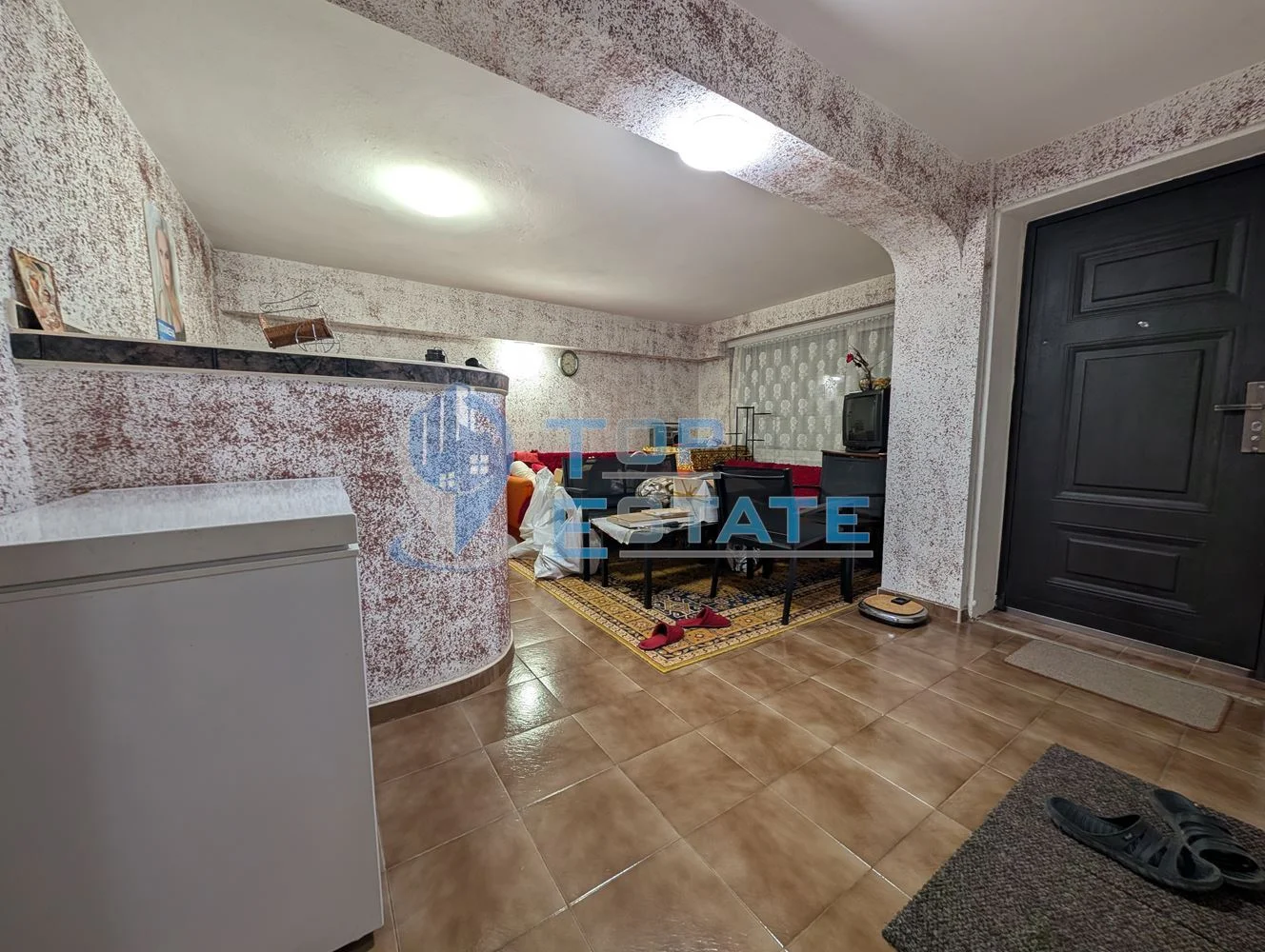 Триетажна масивна къща в град Стражица - 0