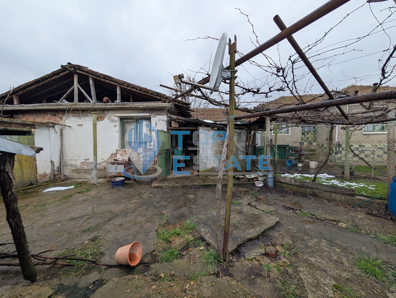 Едноетажна къща с вътрешна баня и кладенец в село Джулюница - 0