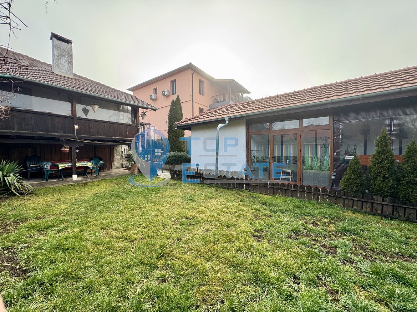 Обзаведена къща със сауна и джакузи в град Елена, Област Велико Търново. - 0