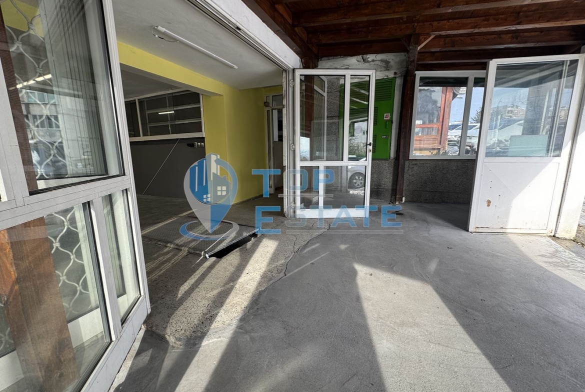 Търговско помещение под наем в центъра на град Велико Търново - 0