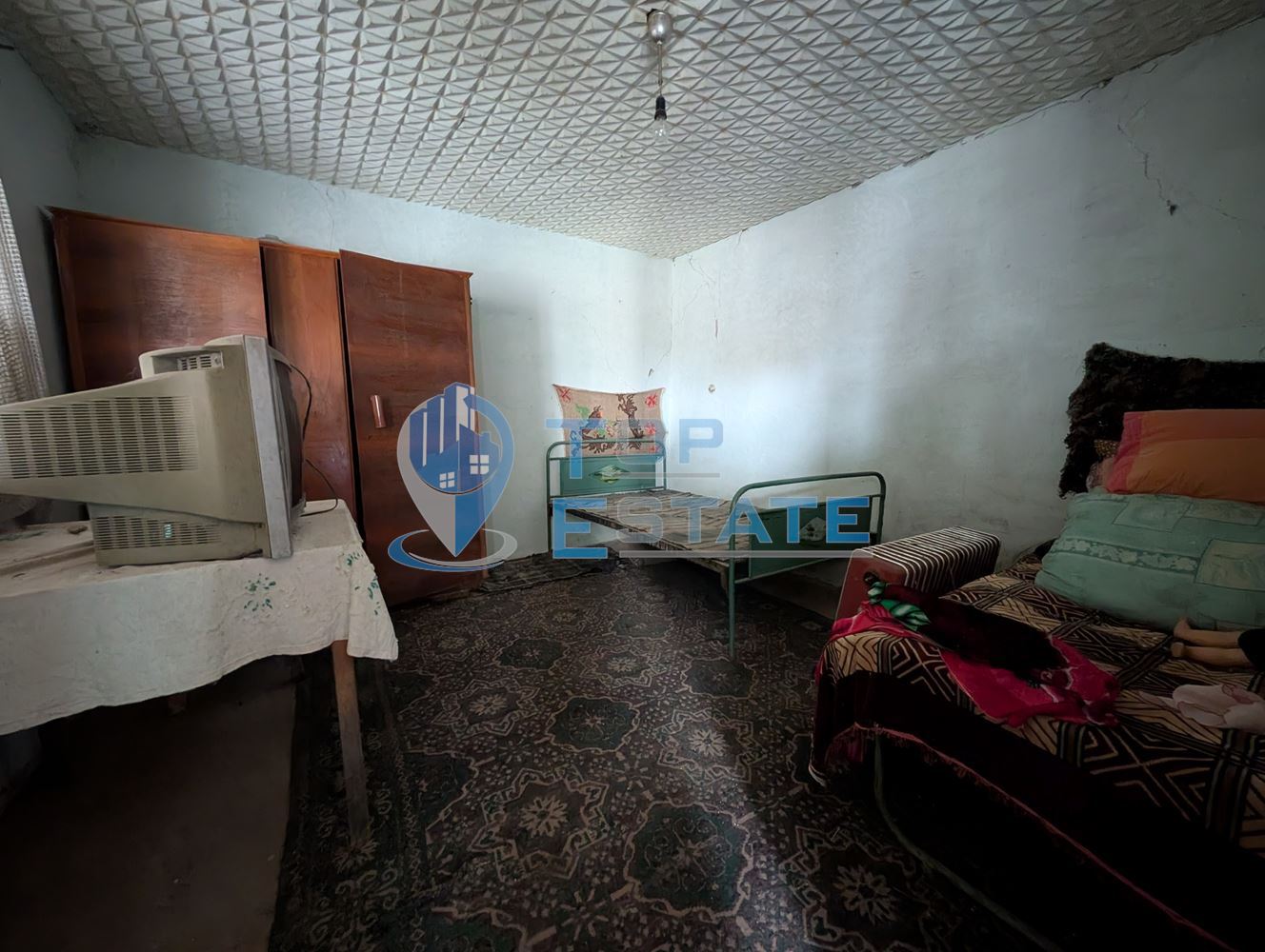 Едноетажна къща с вътрешна баня и кладенец в село Джулюница - 0