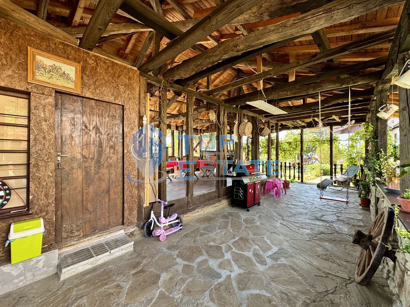 Двуетажна къща с гараж, допълнителни постройки и прекрасна панорама в Еленския Балкан - 0