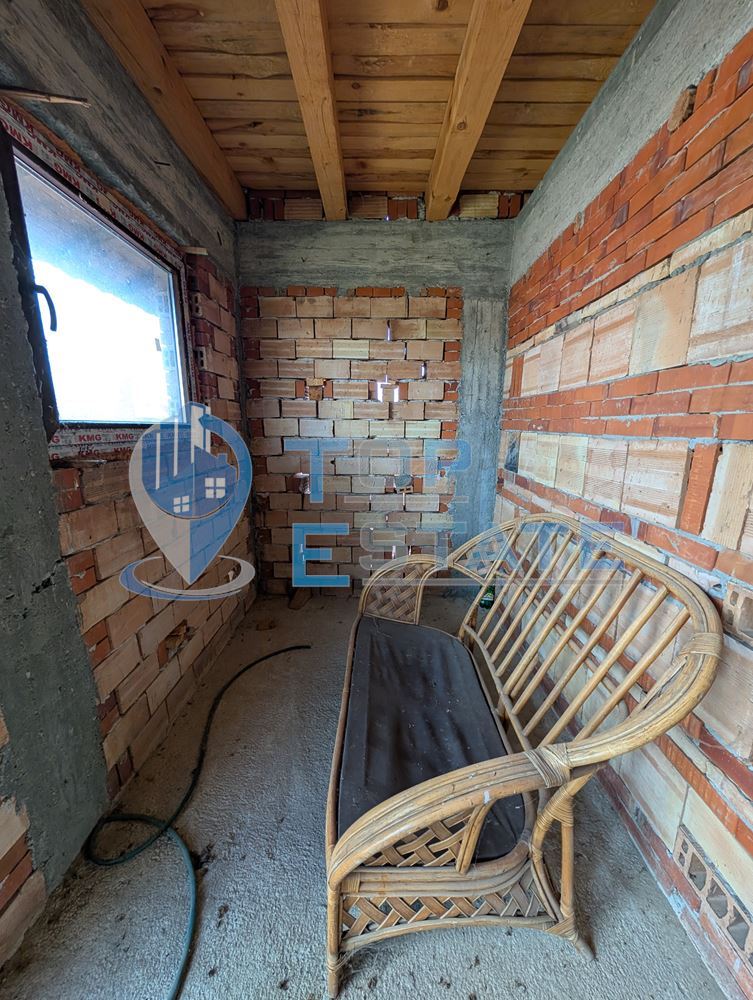 Две къщи, лятна кухня и гараж с голям двор в град Долна Оряховица - 0