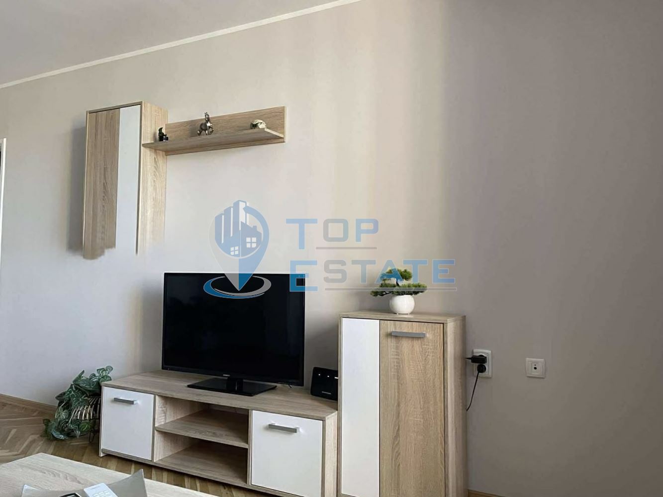 Двустаен, обзаведен апартамент под наем в центъра на град Велико Търново - 0