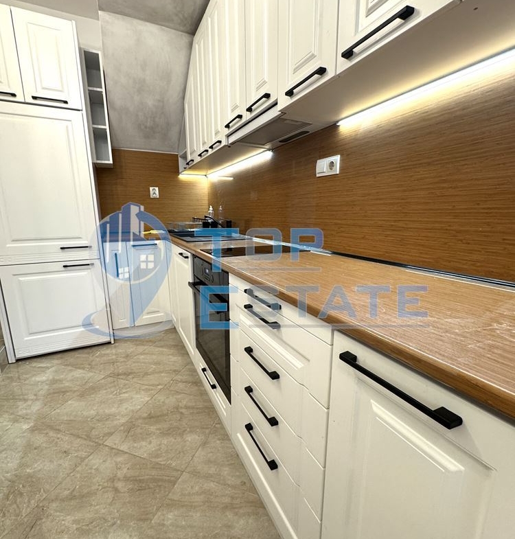 Тристаен апартамент, тип мезонет под наем в квартал Колю Фичето, град Велико Търново - 0