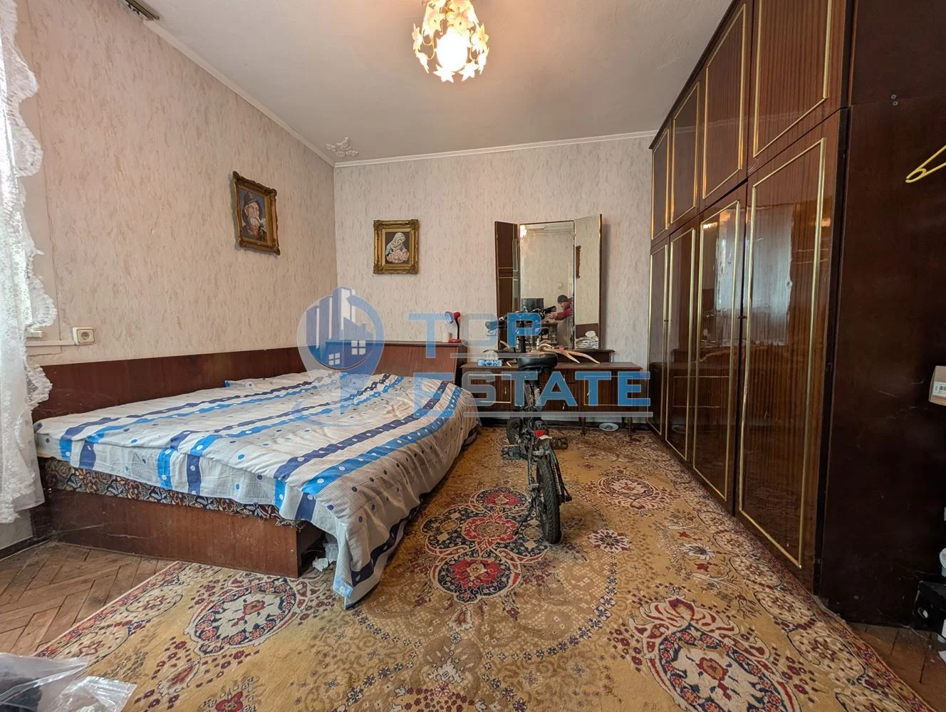 Две къщи, лятна кухня и гараж с голям двор в град Долна Оряховица - 0