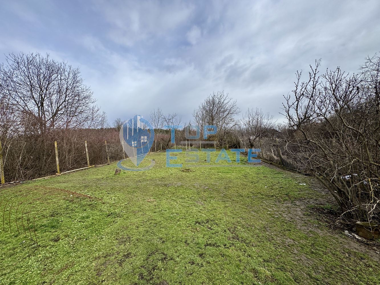 Двуетажна къща с кладенец в село Добри дял, област Велико Търново - 0