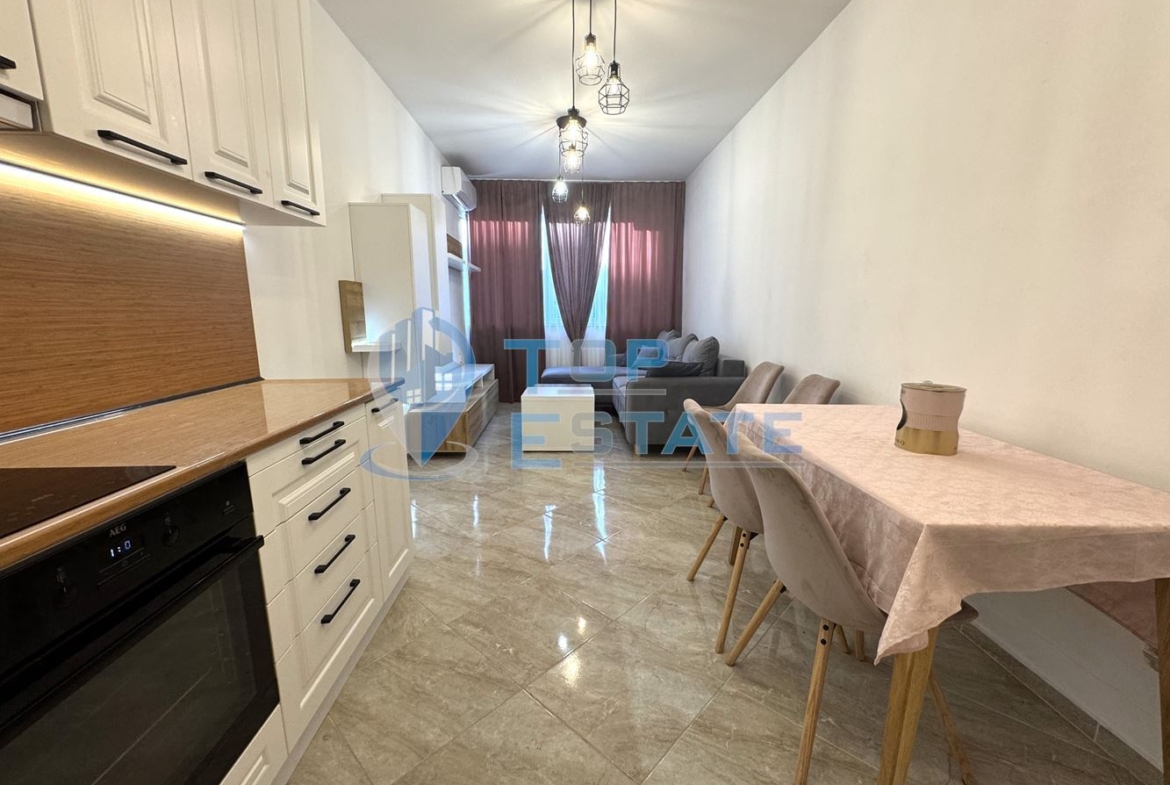 Тристаен апартамент, тип мезонет под наем в квартал Колю Фичето, град Велико Търново - 0