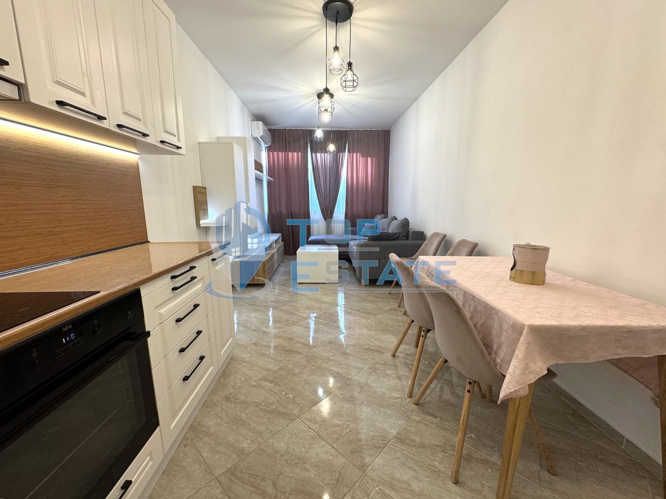 Тристаен апартамент, тип мезонет под наем в квартал Колю Фичето, град Велико Търново - 0