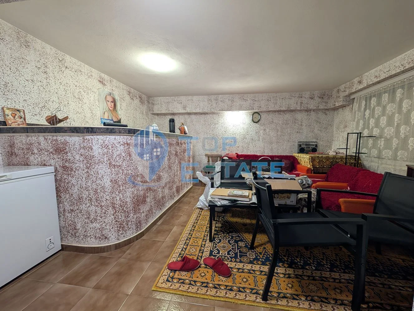 Триетажна масивна къща в град Стражица - 0