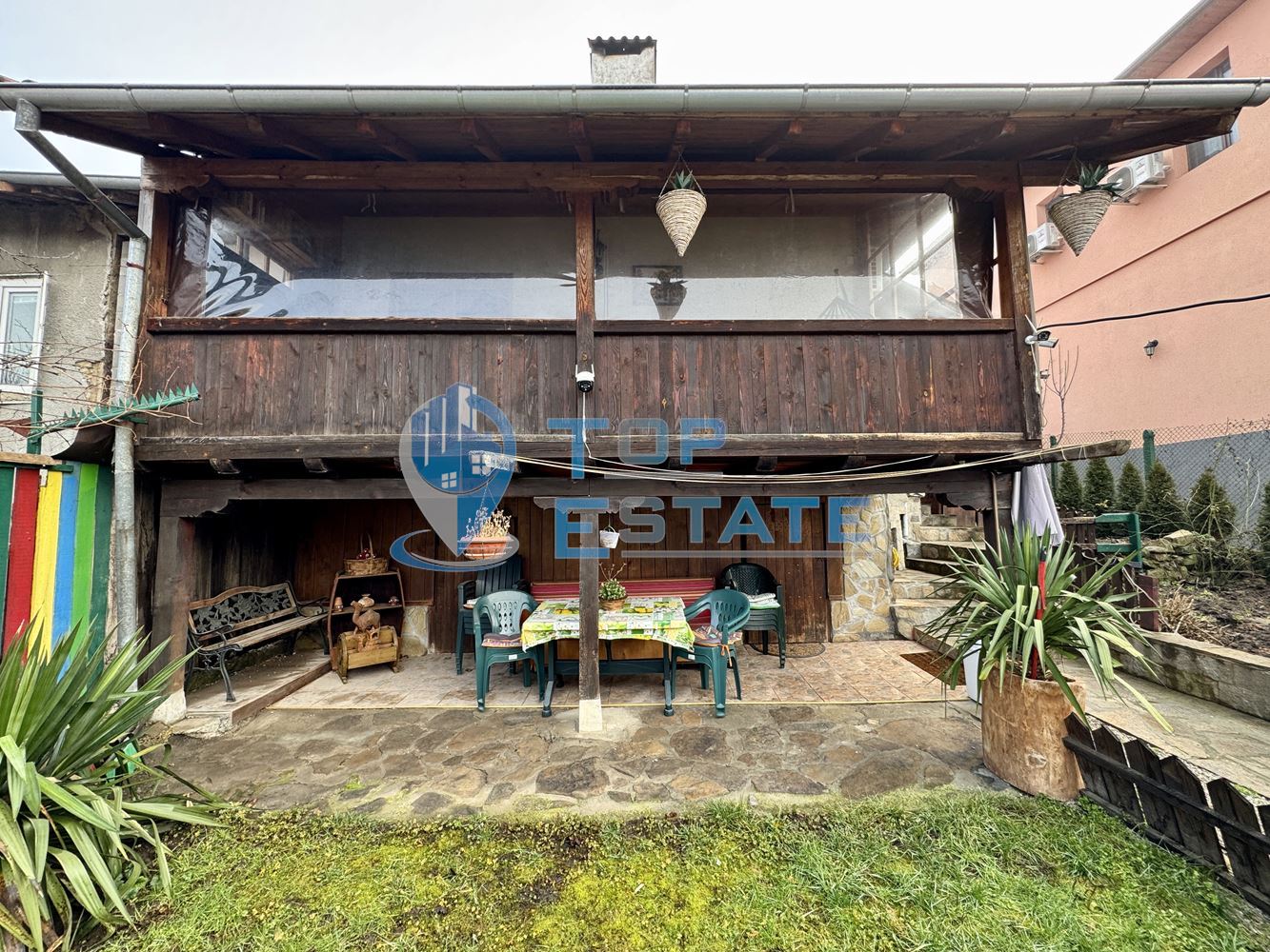 Обзаведена къща със сауна и джакузи в град Елена, Област Велико Търново. - 0