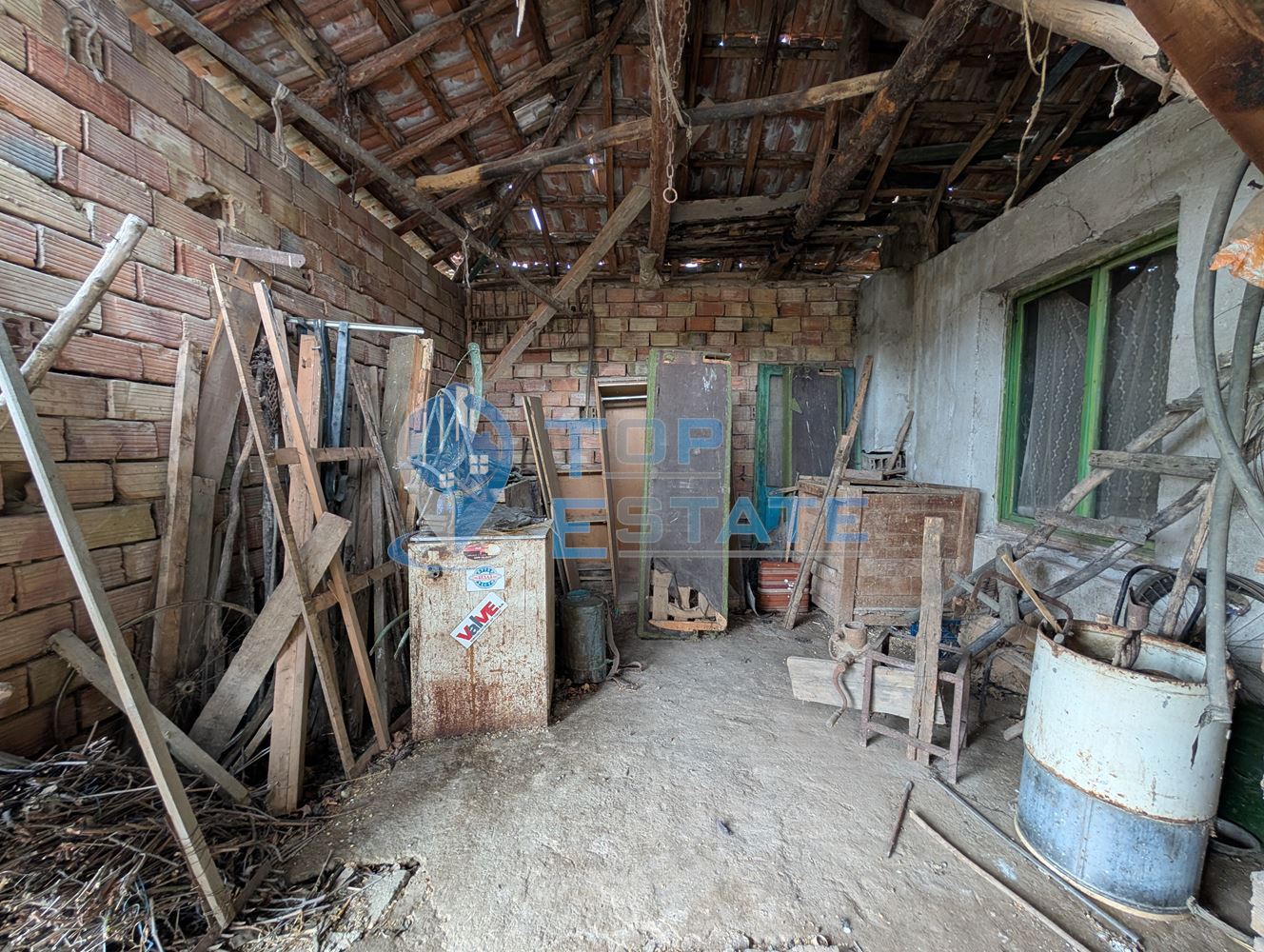 Едноетажна къща с вътрешна баня и кладенец в село Джулюница - 0