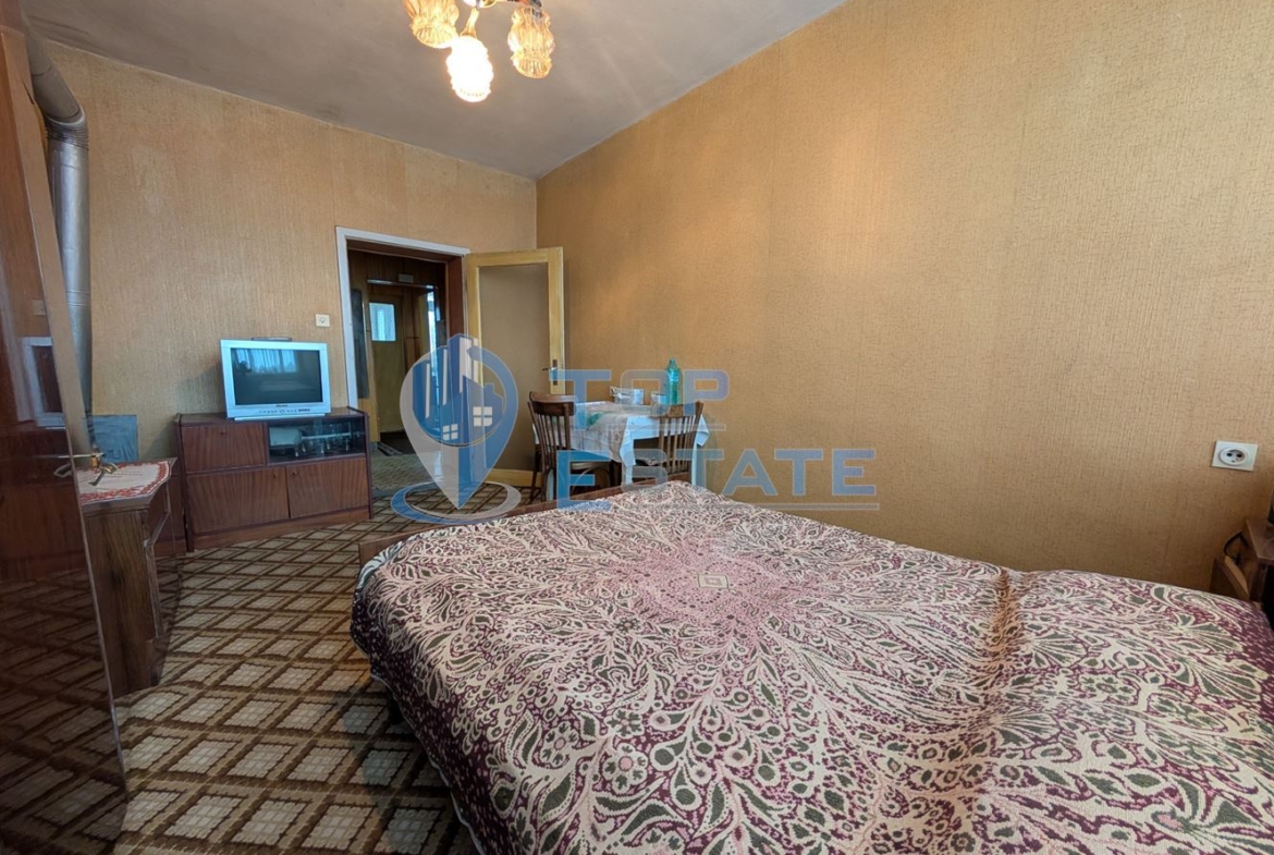 Тристаен тухлен апартамент в центъра на град Стражица - 0