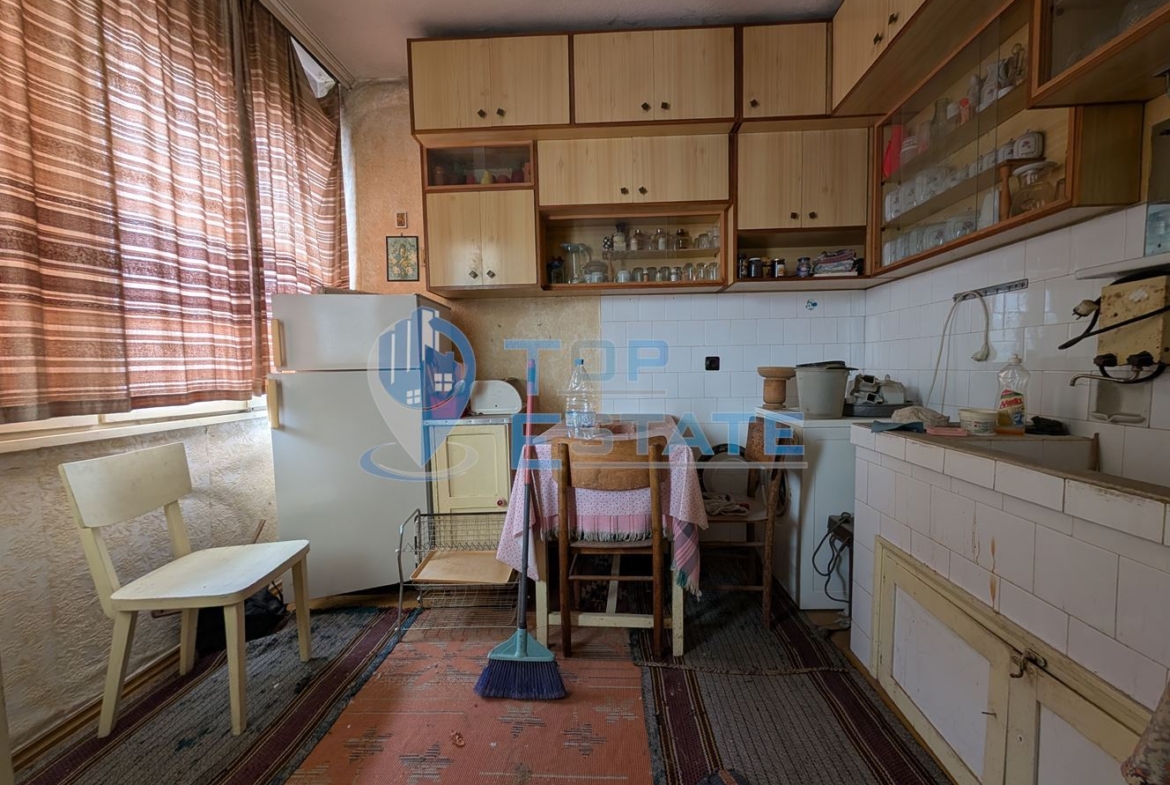 Многостаен тухлен апартамент в близост до Стадиона, град Горна Оряховица - 0