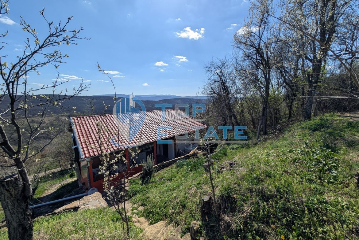 Къща с прекрасна панорама в село Длъжка поляна, област Търговище - 0