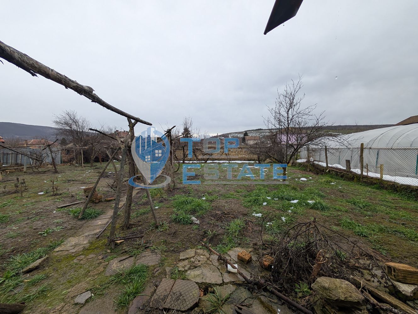 Едноетажна къща с вътрешна баня и кладенец в село Джулюница - 0