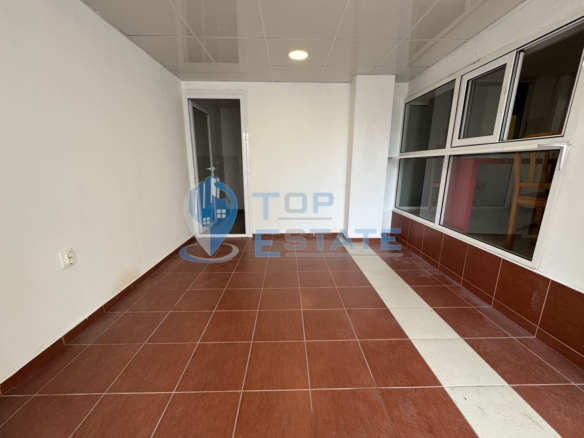 Търговско помещение под наем в центъра на град Велико Търново - 0