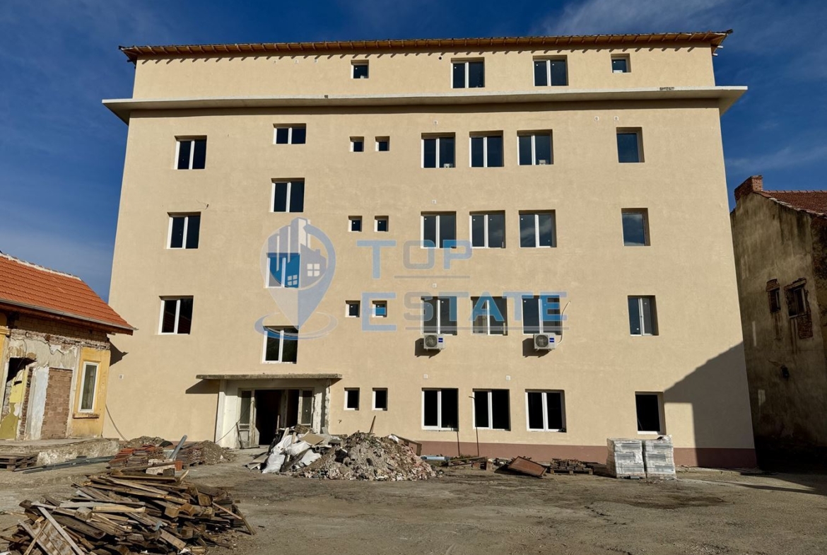 Тристаен тухлен апартамент в град Павликени, област Велико Търново - 0