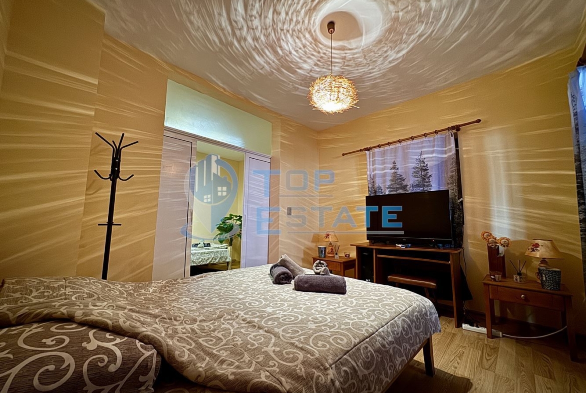 Обзаведена къща със сауна и джакузи в град Елена, Област Велико Търново. - 0