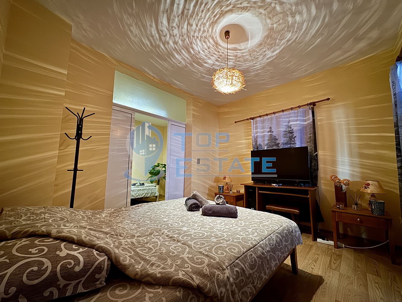 Обзаведена къща със сауна и джакузи в град Елена, Област Велико Търново. - 0