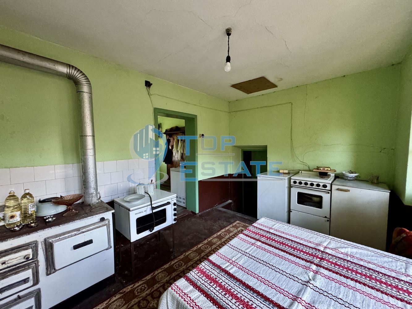 Къща с кладенец, гараж и стопански постройки в село Долна Липница, област Велико Търново-0 Къща с кладенец, гараж и стопански постройки в село Долна Липница, област Велико Търново - 0