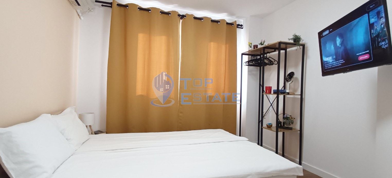 Тристаен, ремонтиран, обзаведен апартамент под наем в квартал Варуша, Старата част в град Велико Търново - 0