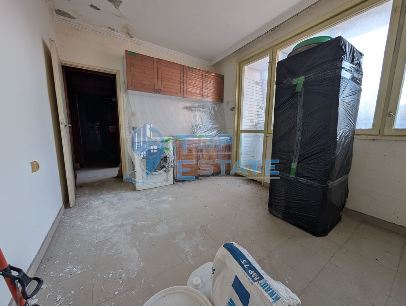 Тристаен тухлен апартамент в центъра на град Стражица-0 Тристаен тухлен апартамент в центъра на град Стражица - 0