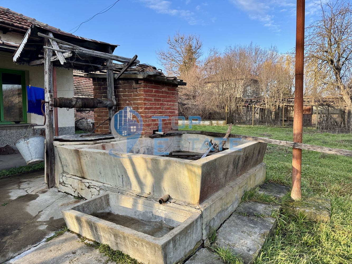 Къща с кладенец, гараж и стопански постройки в село Долна Липница, област Велико Търново-0 Къща с кладенец, гараж и стопански постройки в село Долна Липница, област Велико Търново - 0