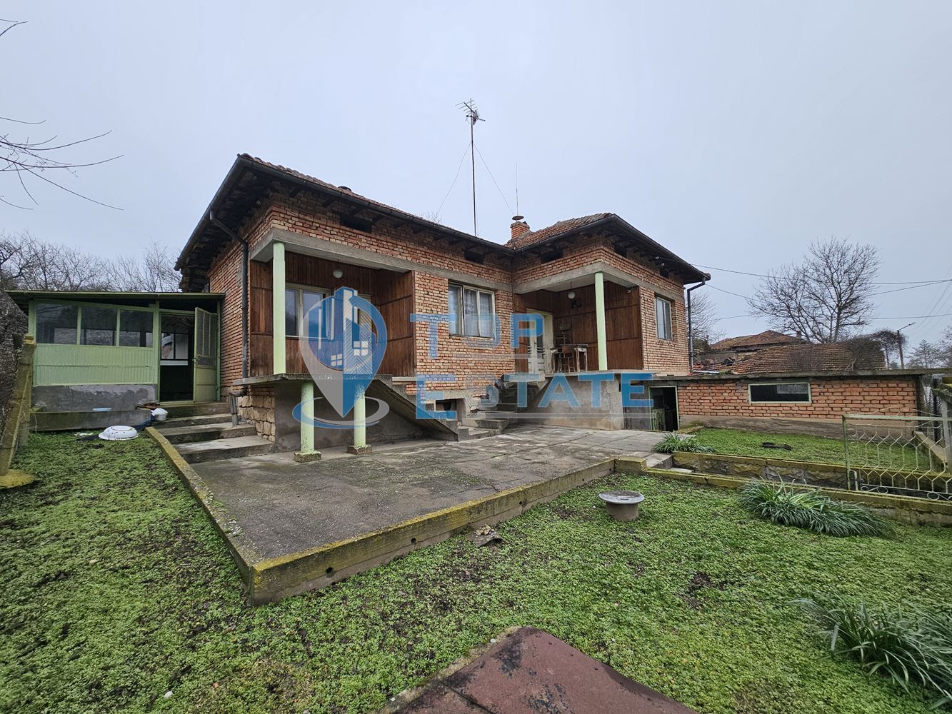 Здрава тухлена къща с гараж в село Пиперково, област Русе-0 Здрава тухлена къща с гараж в село Пиперково, област Русе - 0