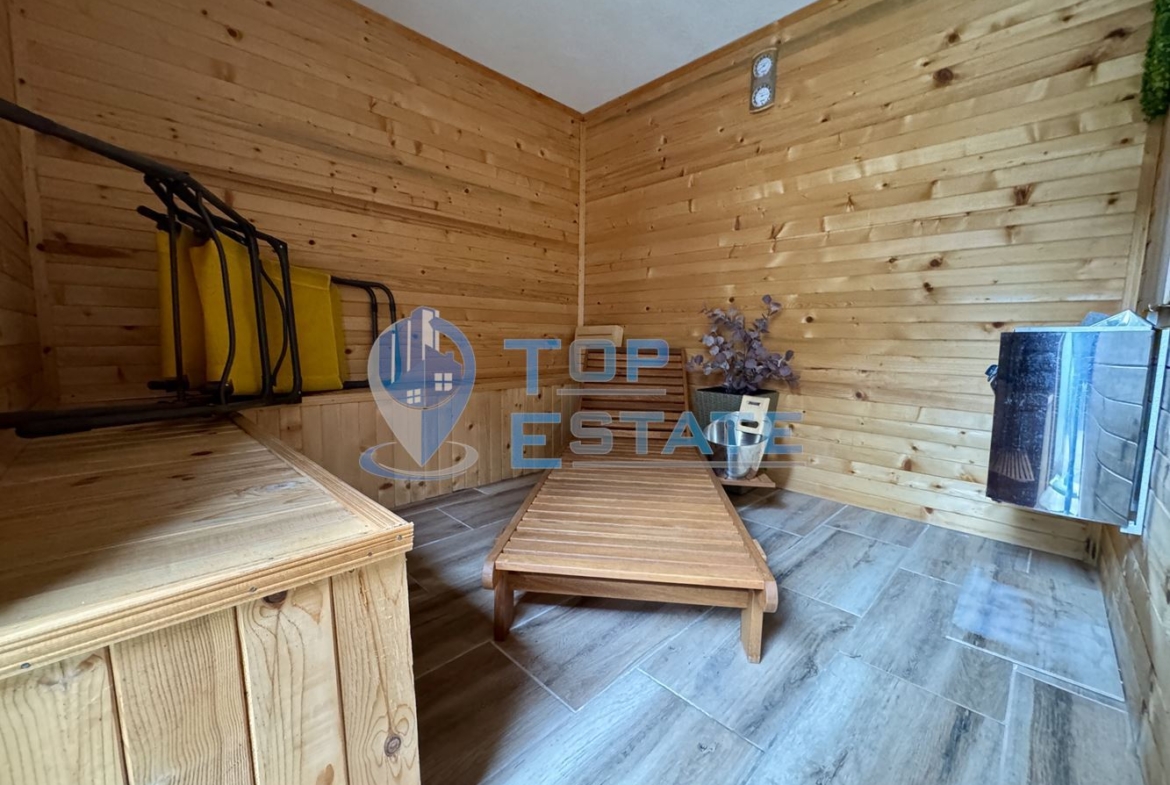 Обзаведена къща със сауна и джакузи в град Елена, Област Велико Търново. - 0