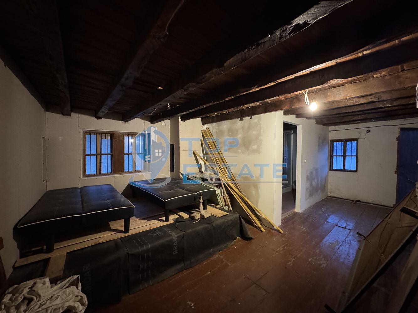 Къща с допълнителни постройки в град Елена, област Велико Търново.-0 Къща с допълнителни постройки в град Елена, област Велико Търново. - 0