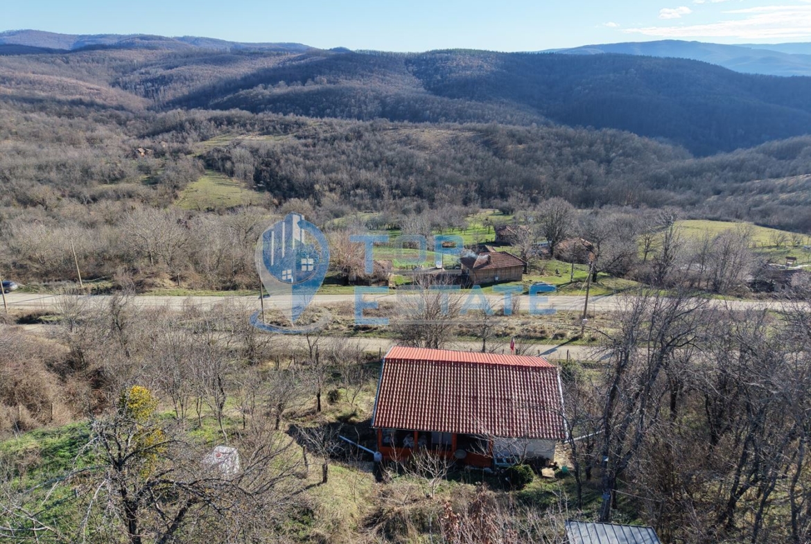 Къща с прекрасна панорама в село Длъжка поляна, област Търговище - 0