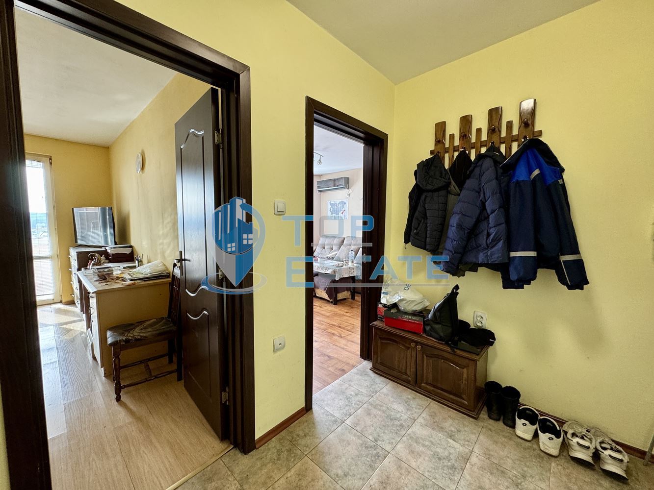 Двустаен обзаведен апартамент в квартал Колю Фичето, град Велико Търново - 0