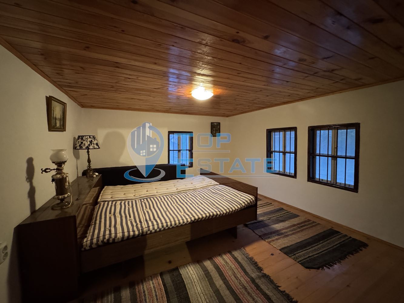 Къща с допълнителни постройки в град Елена, област Велико Търново.-0 Къща с допълнителни постройки в град Елена, област Велико Търново. - 0