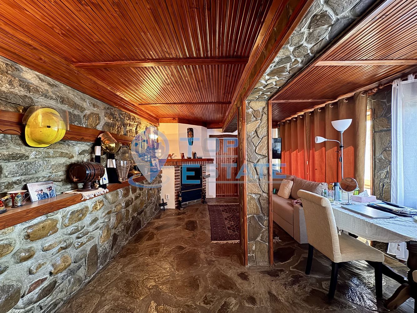 Двуетажна къща с гараж, допълнителни постройки и прекрасна панорама в Еленския Балкан - 0