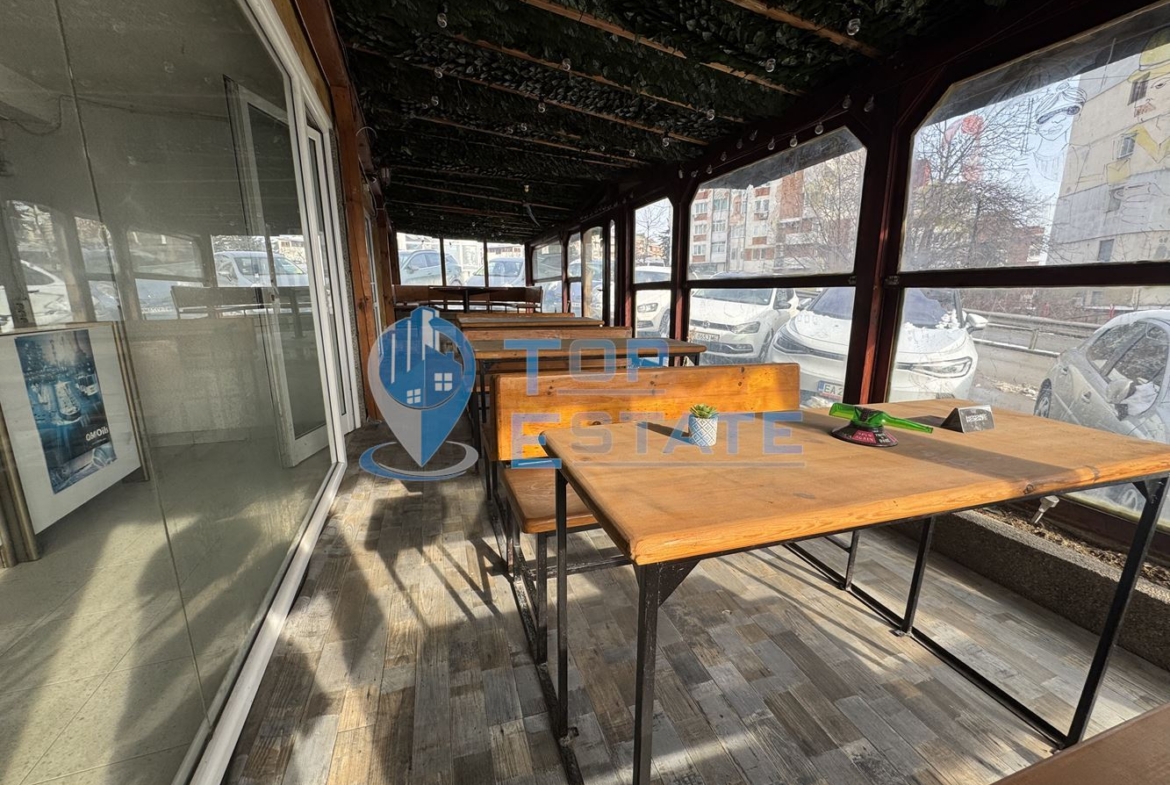 Търговско помещение под наем в центъра на град Велико Търново - 0