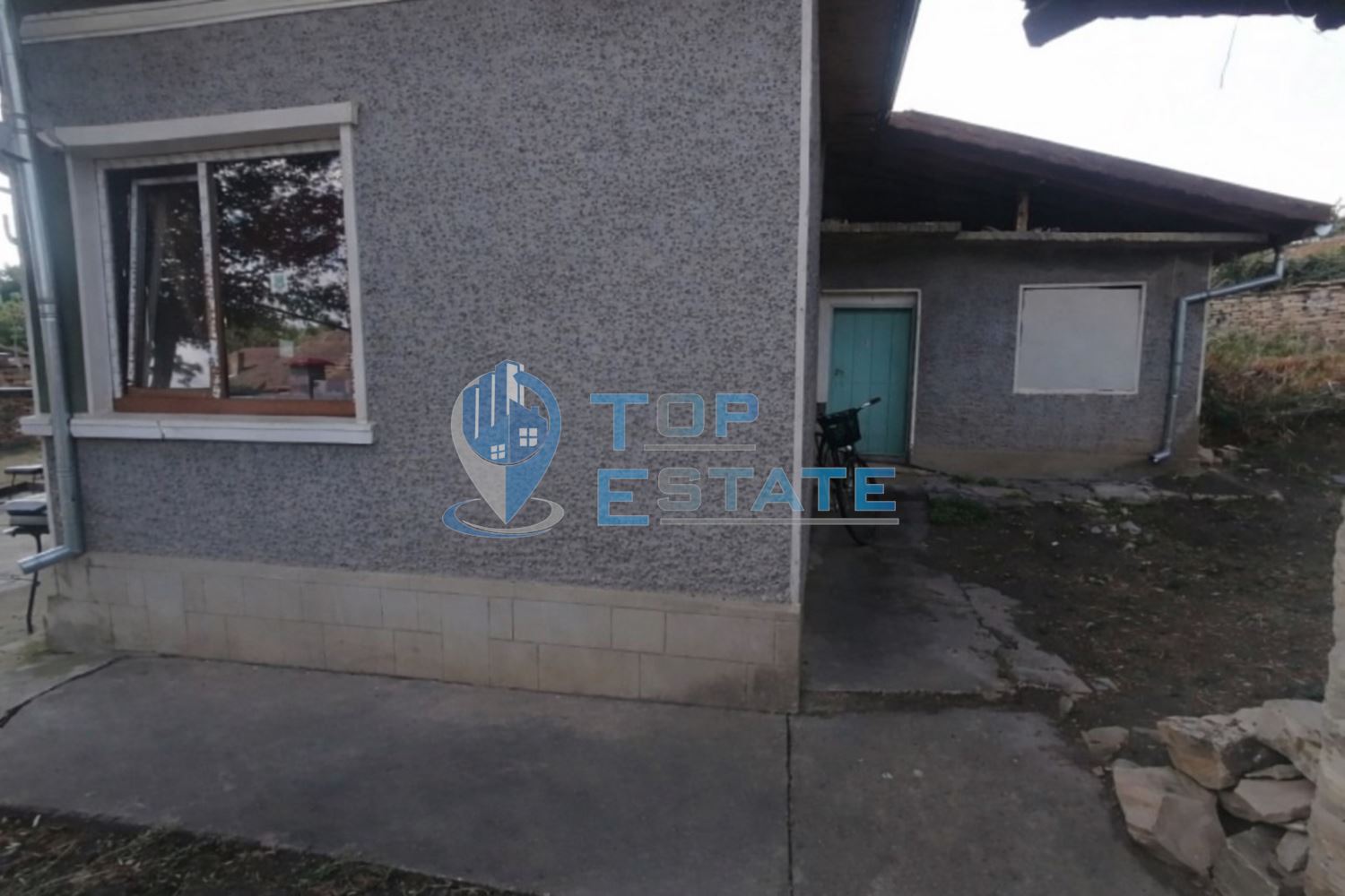 Тухлена къща с кладенец в село Куцина, област Велико Търново - 0