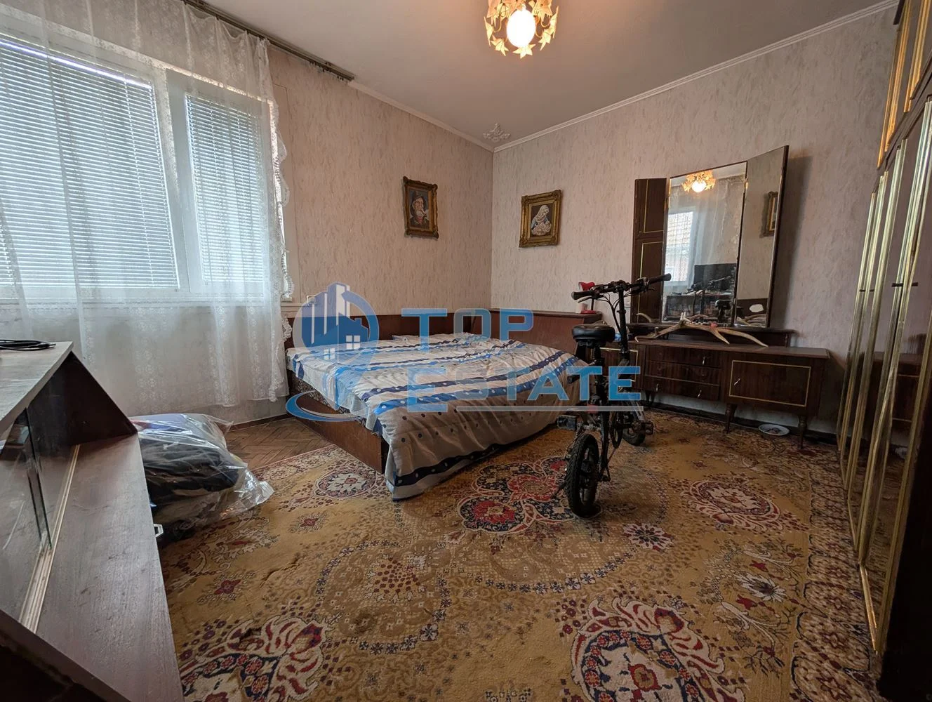 Две къщи, лятна кухня и гараж с голям двор в град Долна Оряховица - 0